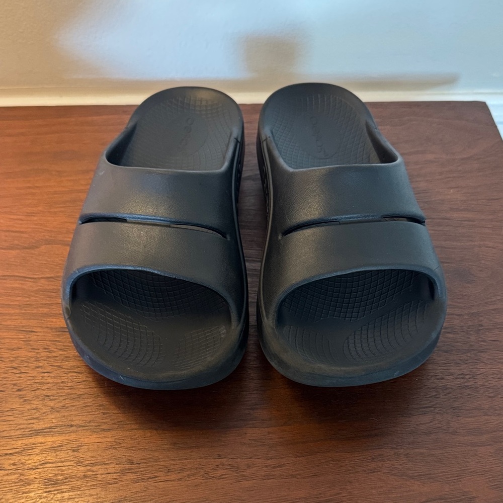 OOFOS Kids Slide Sandals - Dark Gray